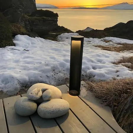 Amazing In Spectacular Lyngen Semesterbostad Russelv